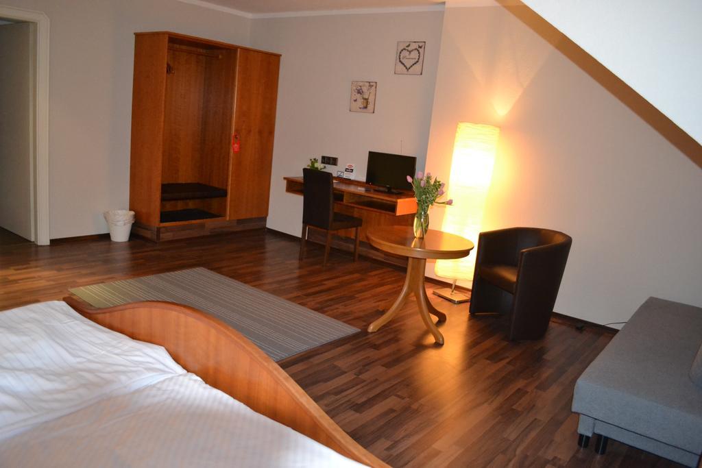 Hotel Garni Zum Dorfbrunnen Bornheim (Rheinland) Exterior foto
