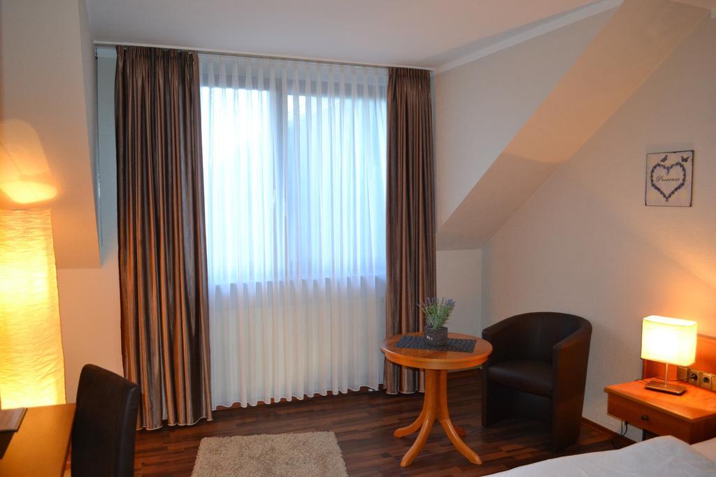 Hotel Garni Zum Dorfbrunnen Bornheim (Rheinland) Exterior foto